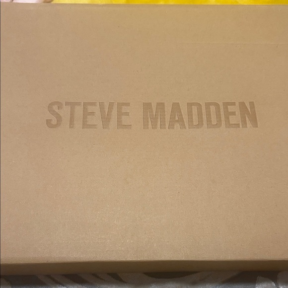 Steve Madden Shoes - Steve Madden